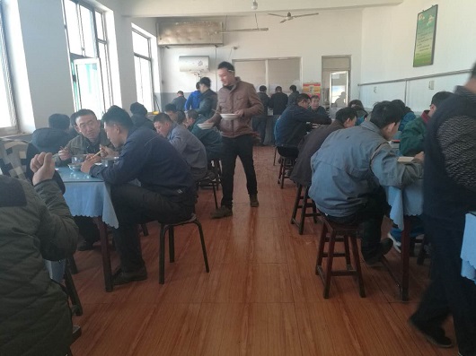 近日山西盛大鋼結(jié)構(gòu)食堂被吃貨們擠爆啦，到底是何美味？